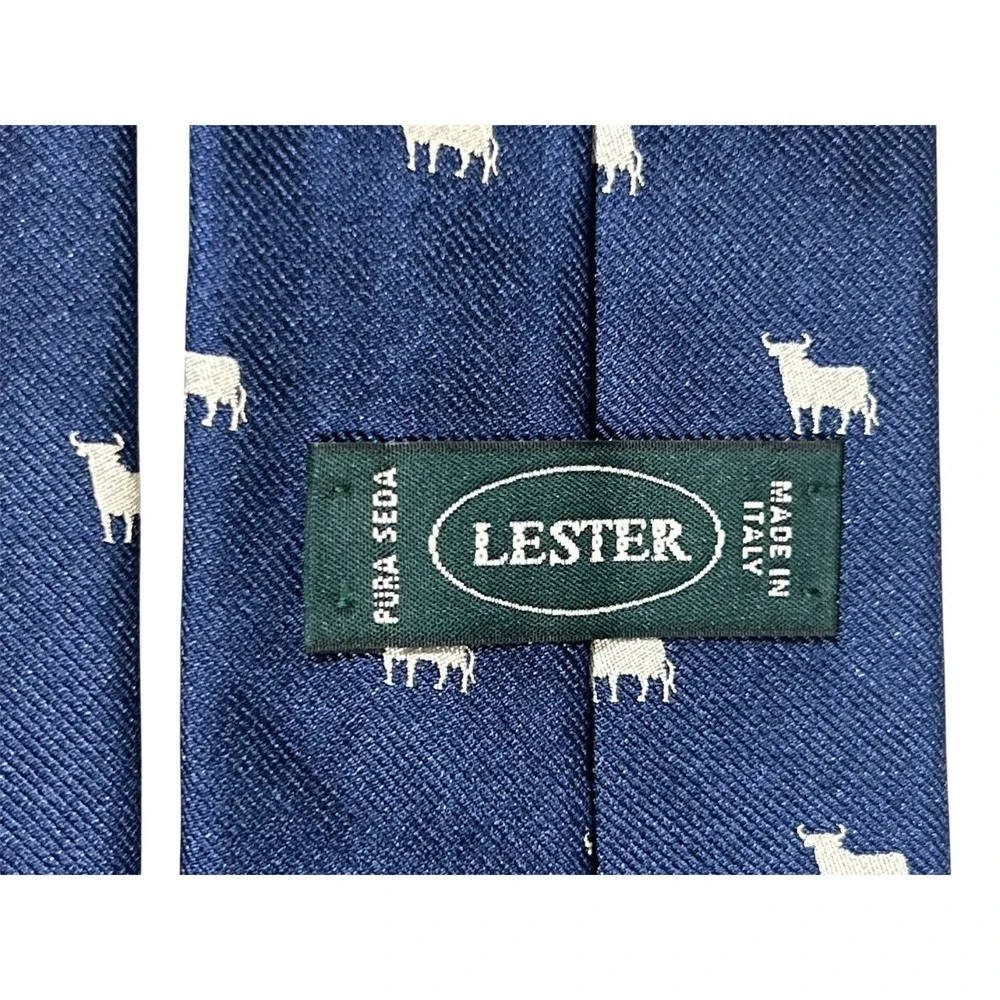 Lester Men's Navy White Animal Print 100% Silk Twill Tie Classic Size One Piece